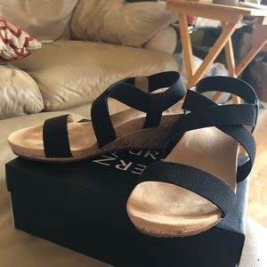 NWB Naturalizer Wedges Black Size 8.5W